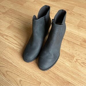 Clarks womens Verona Trish Platform Black Boots